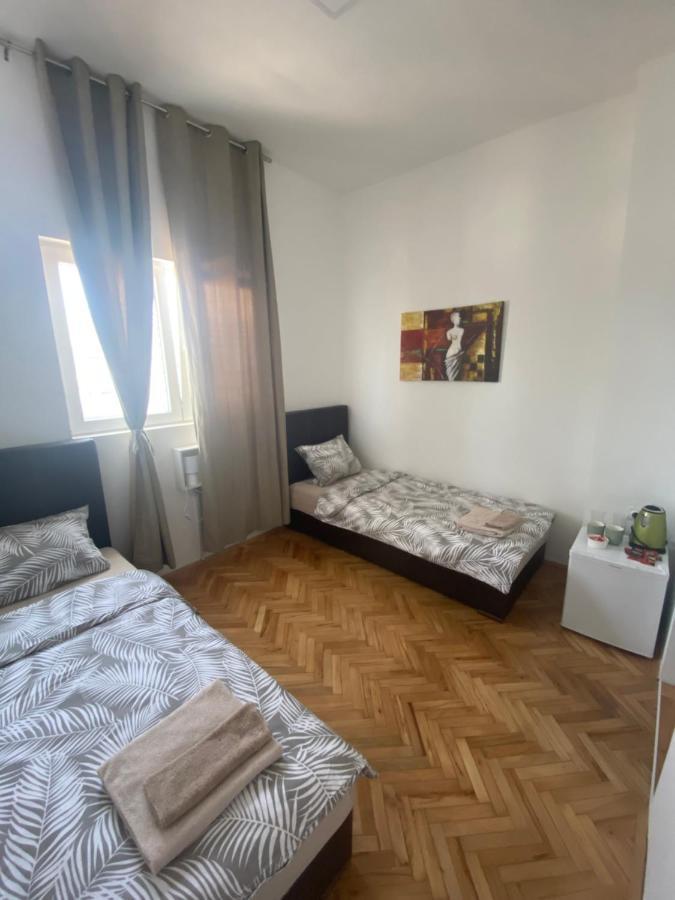 Apartmani Home Zaječar Buitenkant foto