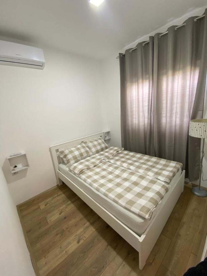 Apartmani Home Zaječar Buitenkant foto